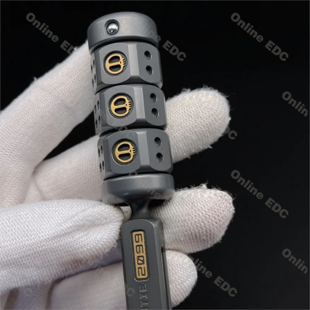 中古 EDC Toys LAUTIE EDC ジャックポット フィジェット スピナー 2099 シリーズ ジルコニウム限定版