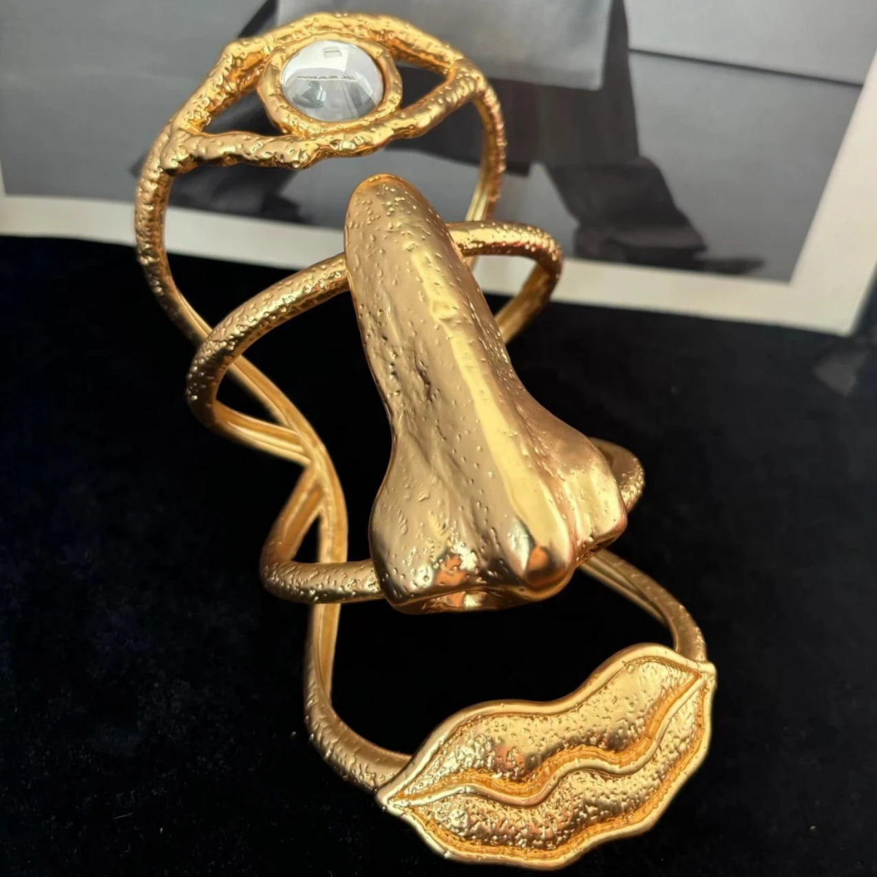 Fashion Europe America Exaggerated Facial Features Large Bracelet Women Designer Luxury Jewelry Accessories