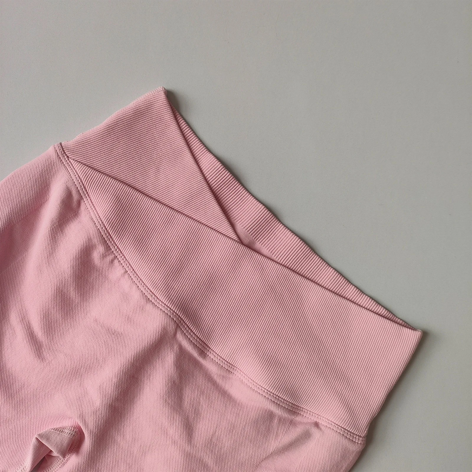 Damen-Sportshorts mit hoher Taille und Hüftlift-Effekt, pfirsichfarbene Po-Formung, eng anliegende, schnelltrocknende Lauf- und Trainingsshorts. – Detail 14