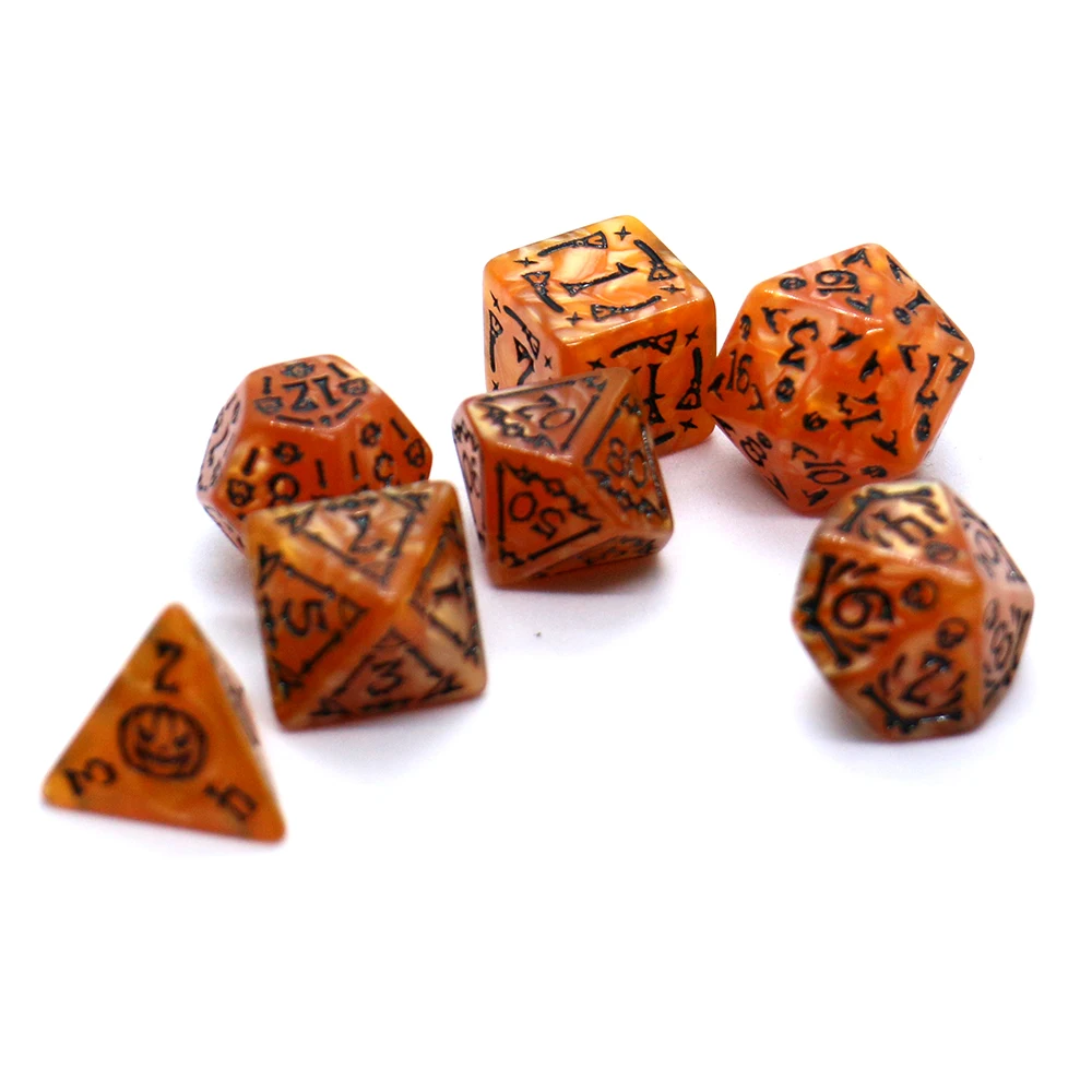 Set Dadu Permainan Papan Pola Halloween Relief 7 Buah, Dadu Permainan DND