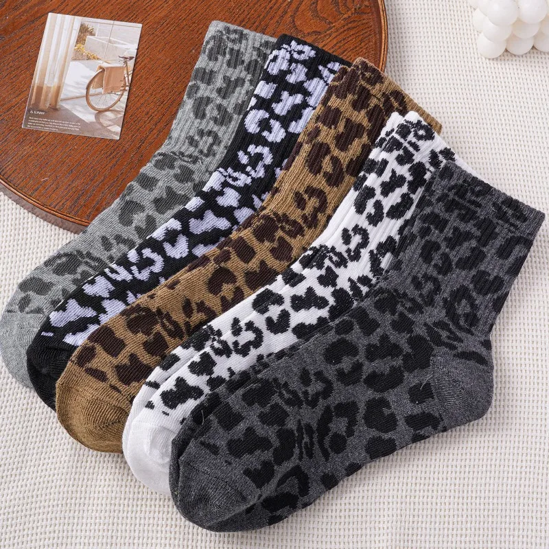 5PC Set Heißer Verkauf Sommer Leopard Print Socken Modische Explosive Straße Leopard Print Stil Unisex Mitte Rohr Socken