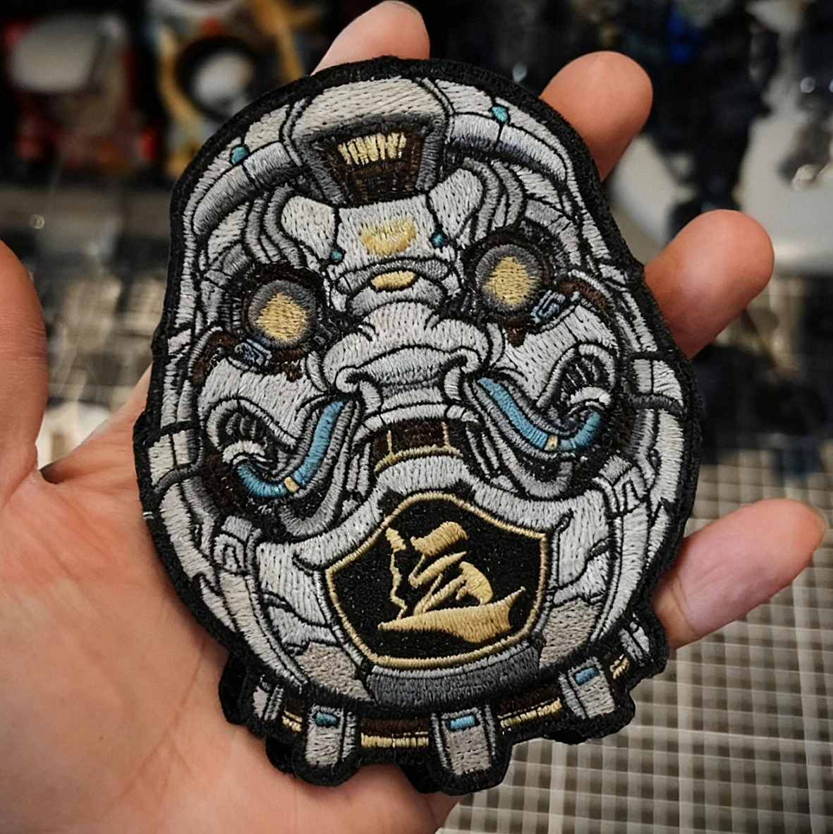 

Dharma Embroidery Luminous Patches Tactical DIY Armband for Clothing And Bag Decoration Get Lucky National Tide Puck