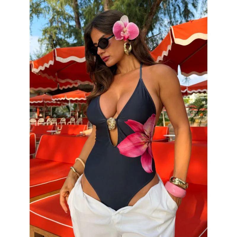 Resort-style printed sexy swimsuit with slimming cut-out design for the beachVWomen's halter neck one-piece