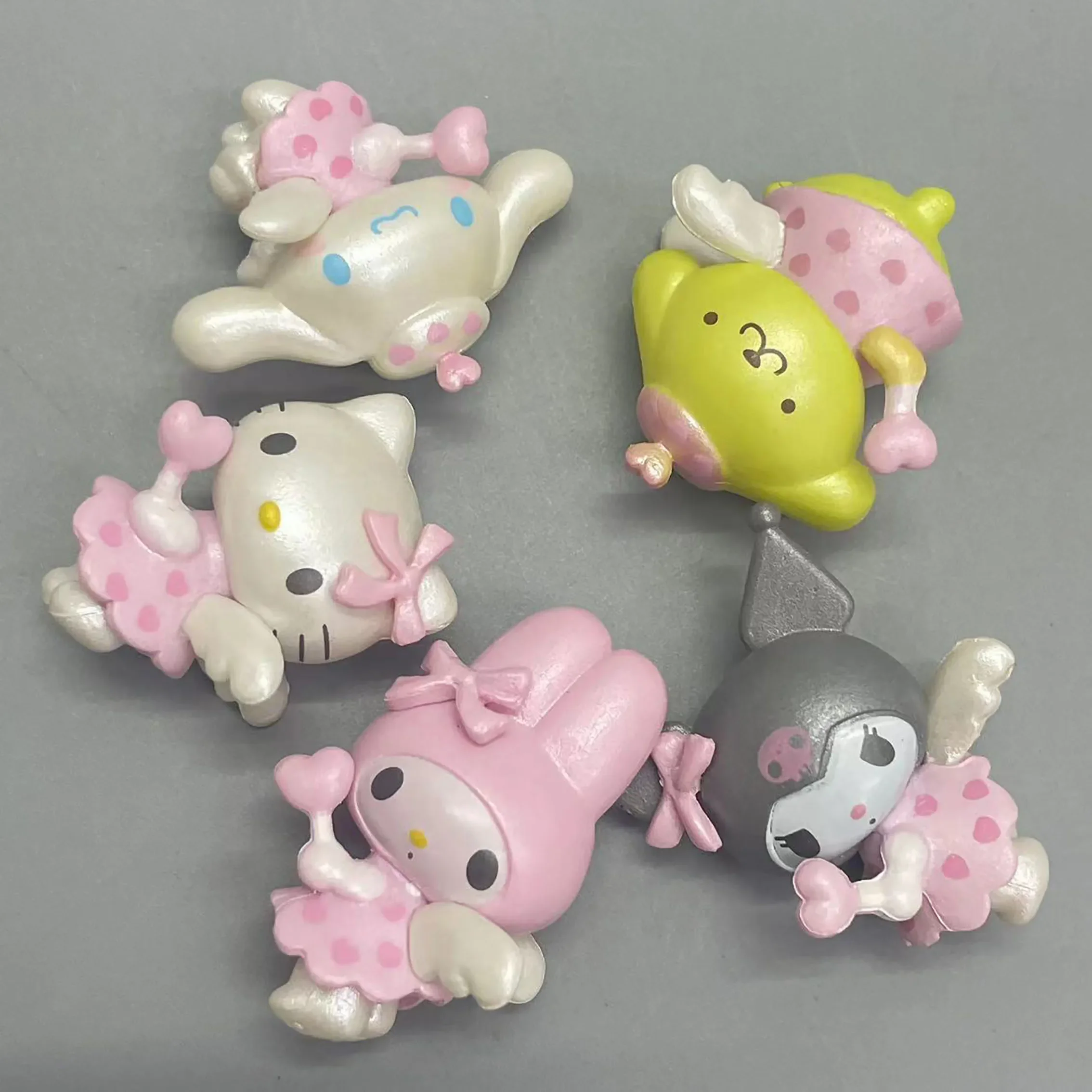 Sanrio Angel 4Cm figura Hello Kitty Melody Kuromi Anime Cinnamoroll muñeca Kawaii Diy decoración de pasteles regalos de navidad para niños