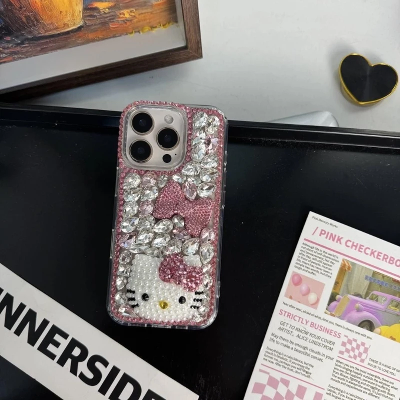 

Противоударный чехол для телефона Hello Kitty, инкрустированный бриллиантами Kawaii для iPhone 16 Pro Max 15 Pro 14, защитный чехол для телефона с полным покрытием