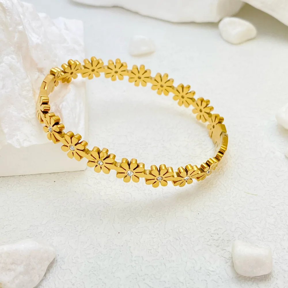 316L Stainless Steel Daisy Flowers Cuff Bangle Bracelets For Women Fashion Waterproof Jewelry Women\'s accessories party Gift