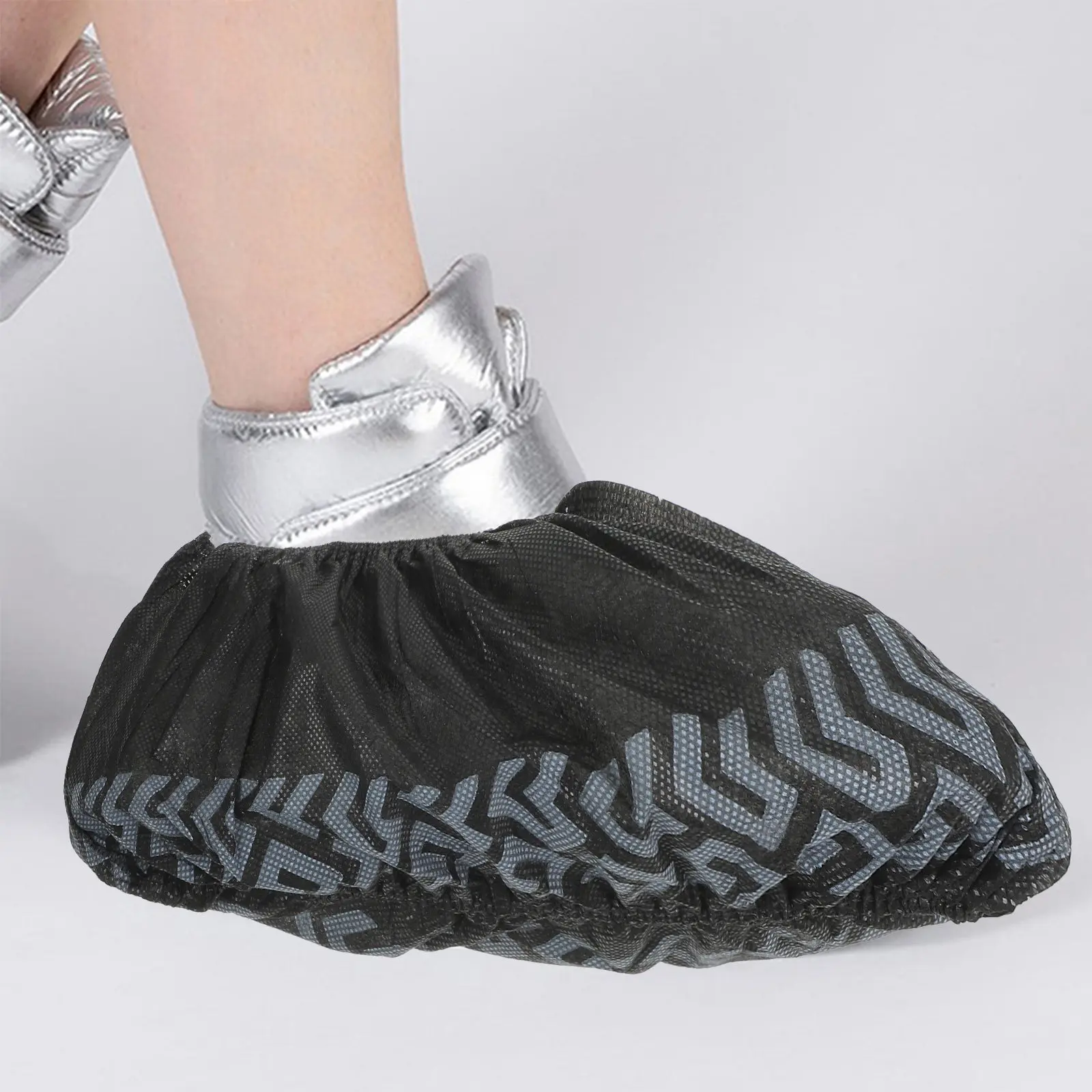 

100Pcs Black Anti Slip Disposable Shoe Covers Non Woven Thickened Breathable Shoe Protectors for Indoor Outdoor Use