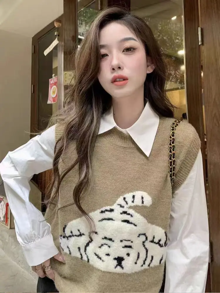 Gaganight Women Cute Little Tiger Knitted Sweater Vest Women's 2024 Spring New Outfit College Style Stacked Knitted Tank Top