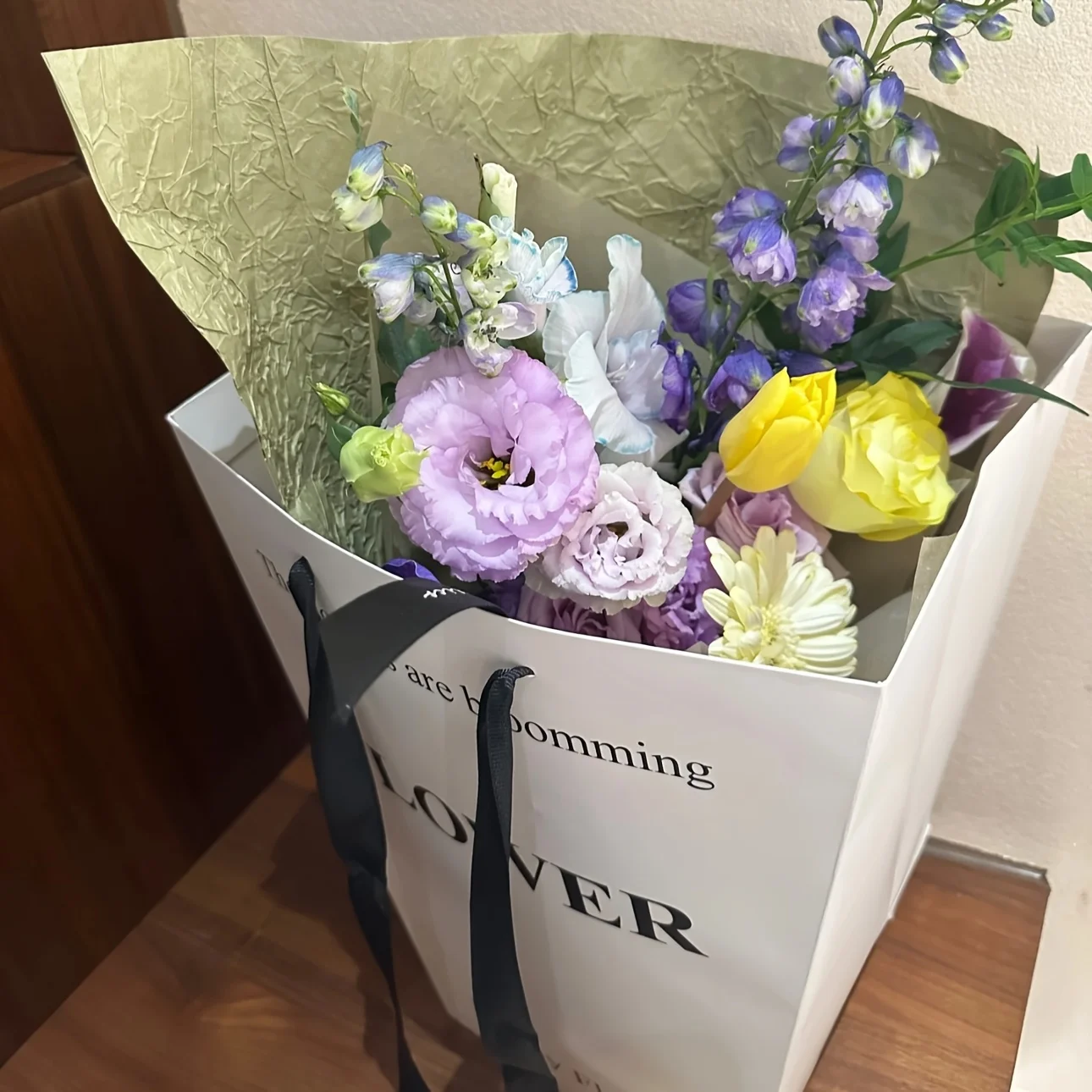 5 Stück/10 Stück Weiße Trapezförmige Blumenstrauß-Verpackungen aus Karton, Elegante Geschenktüten für Hochzeiten, Valentinstag und Abschlussfeiern für Rosen – Detail 11