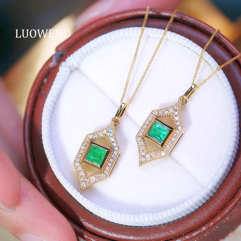 

LUOWEND 100% 18K Yellow Gold Necklace Natural Diamond Natural Emerald Necklace for Women Fashion INS Style High Birthday Gift