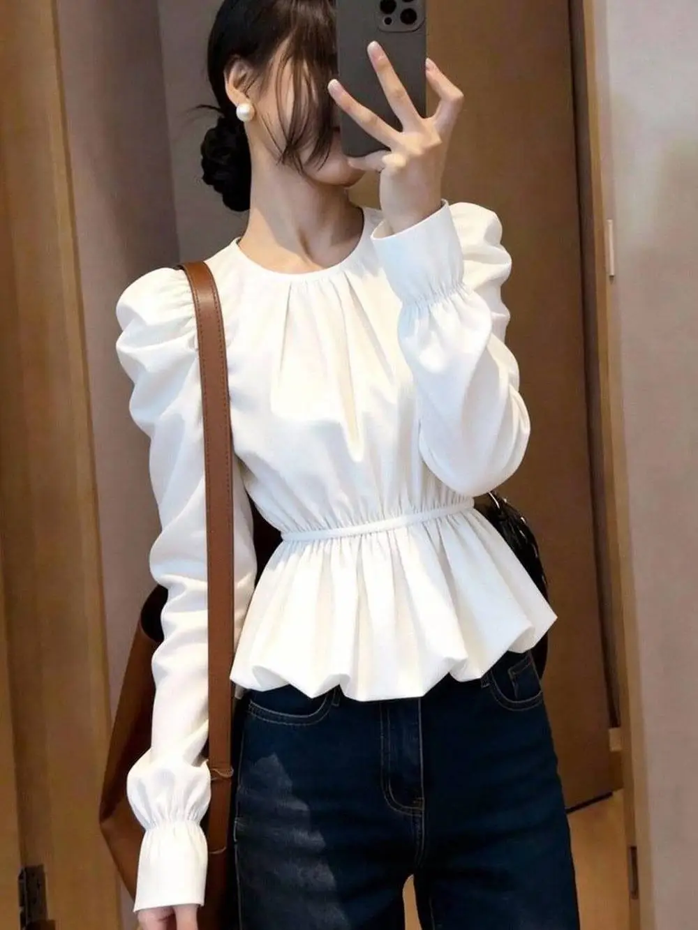 

Ele White Top round Ne Bubble Sve Women's Faion Spring 2026 Slimming Gathered Waist Floral Tee Piece Set