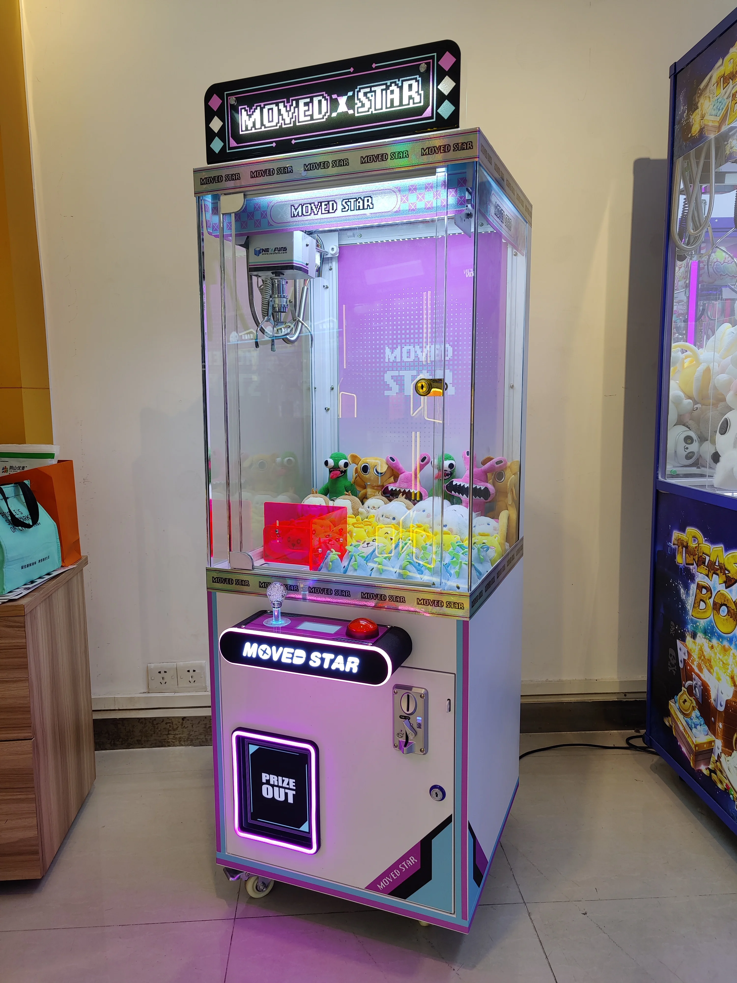Coin Operated Toy Machine 21'' Moved Star Super Crane Claw Machine