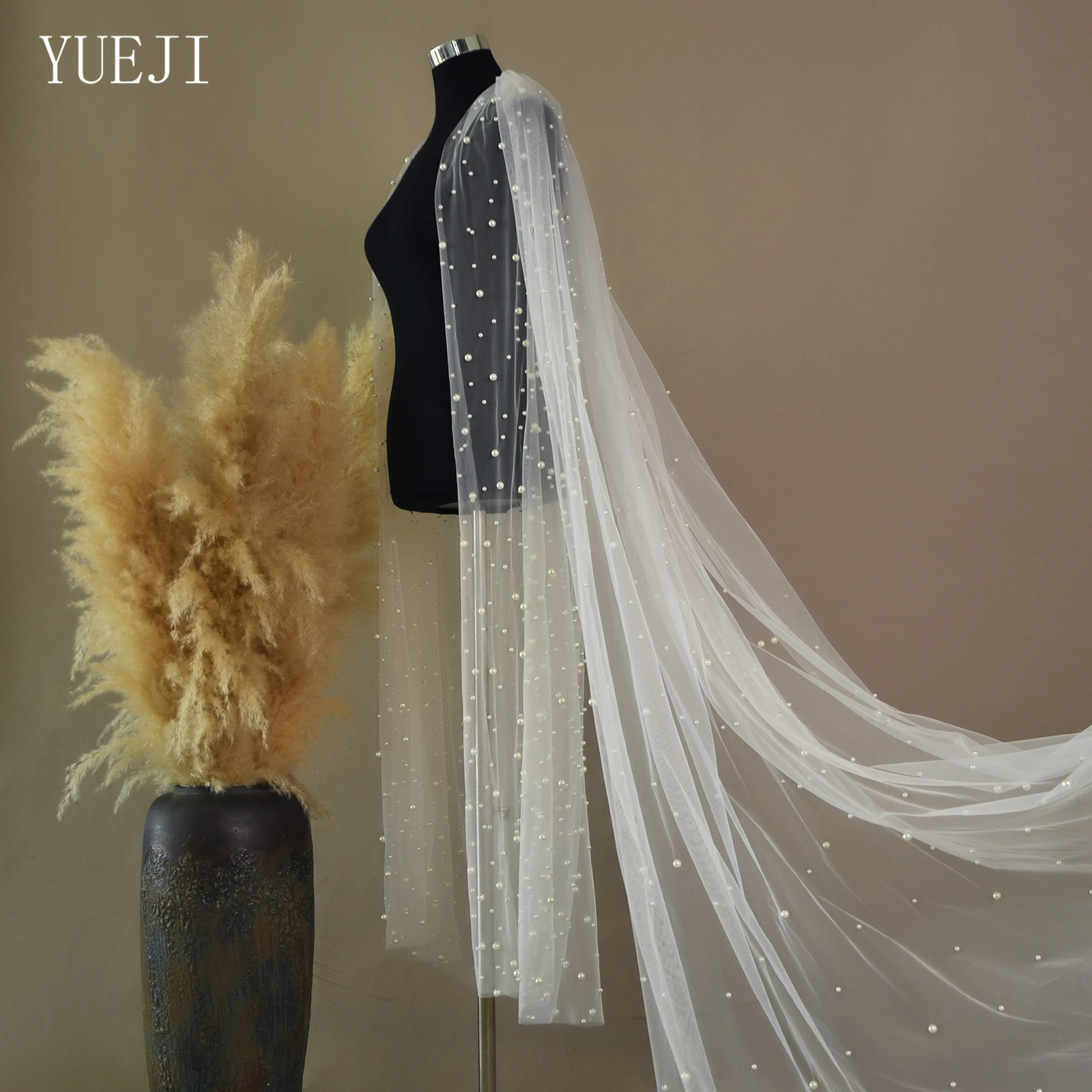 YUEJI رائعة ورائعة طبقة مزدوجة اللؤلؤ الحجاب الزفاف المتخصصة تصميم فريد الطبقات تقليد اللؤلؤ فستان الزفاف نمط V246