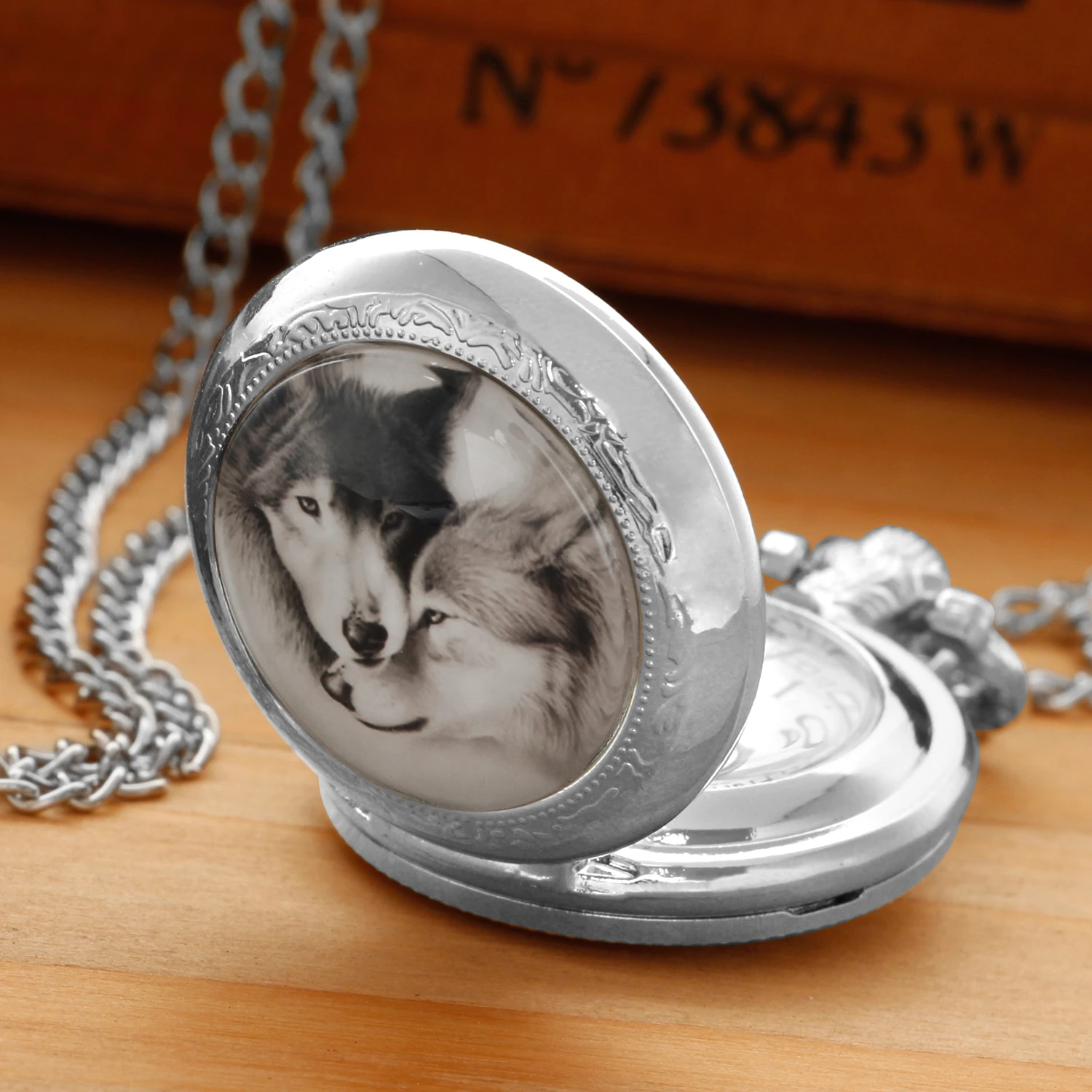 شخصية الموضة الفضة الفولاذ المقاوم للصدأ كول الذئب زجاج قبة ساعة جيب كوارتز قلادة النساء الرجال طفل دلاية مجوهرات هدية