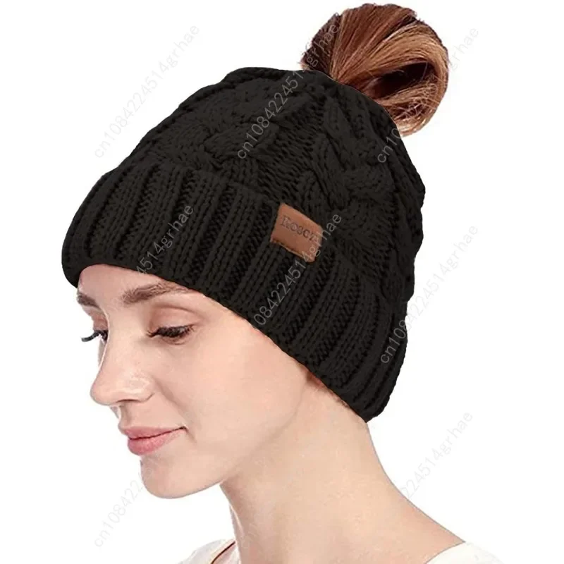 قبعة Rosoz على شكل ذيل حصان للنساء، قبعة شتوية دافئة ذات ذيل ناعم قابل للتمدد، قبعة عالي فوضوية