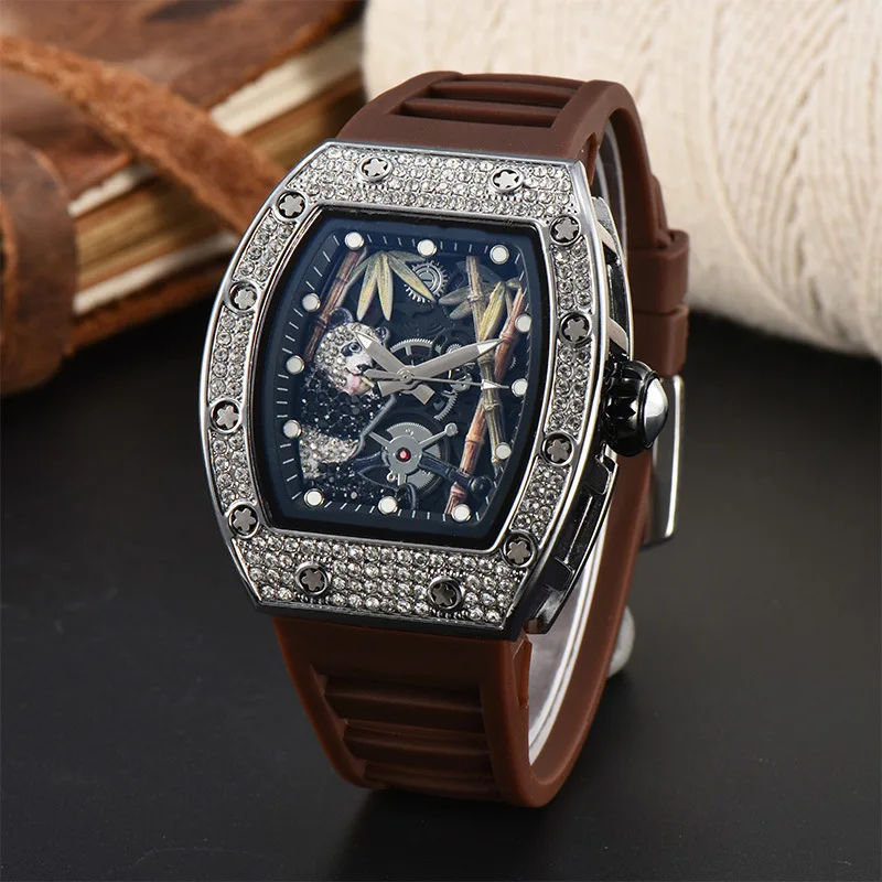 New Diamond Quartz Watch Panda Bamboo Hollow Dial Fashion Sports Watch