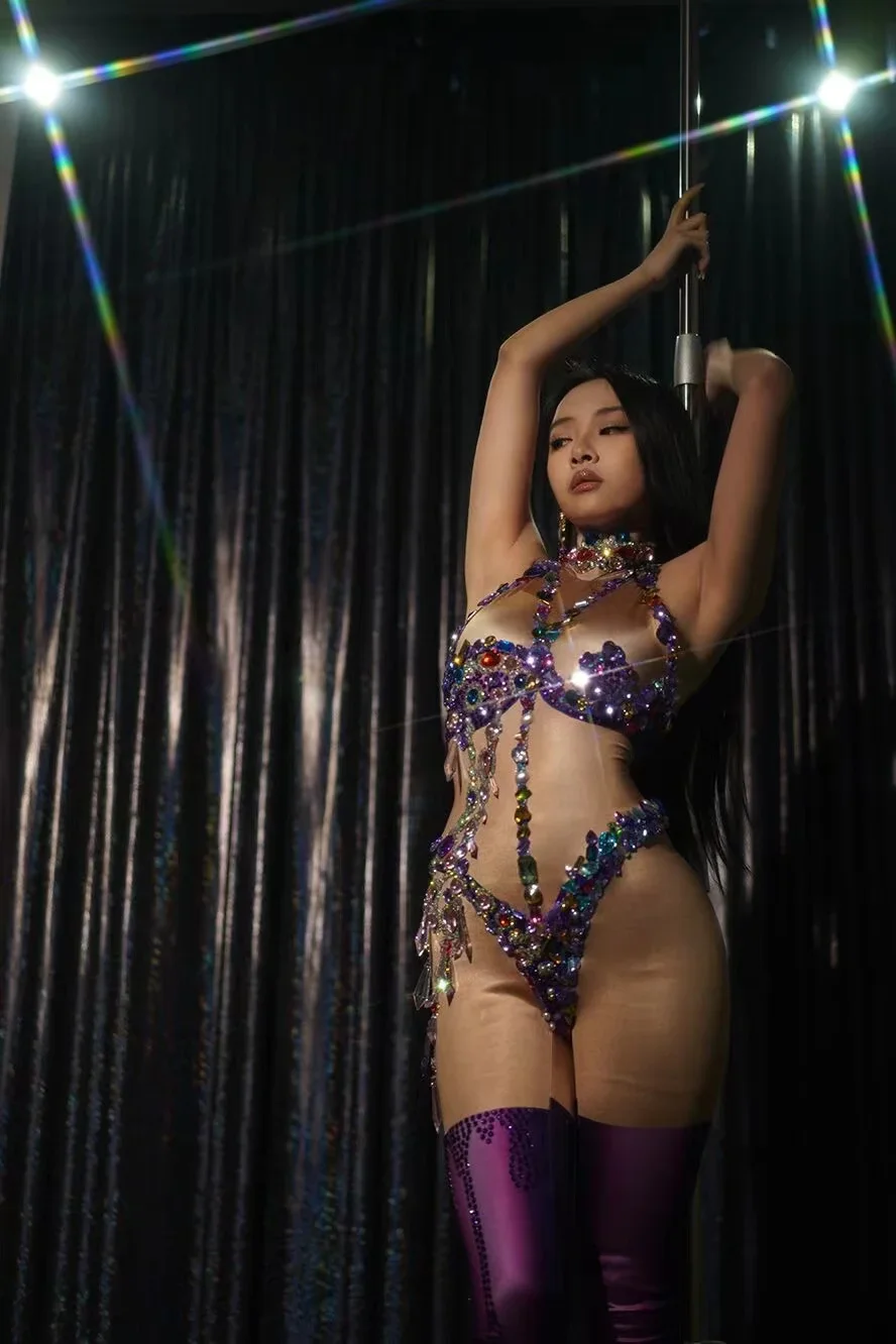 Neue Lila Bunte Kristalle Ärmellose Overall Sexy Dance Sängerin Bühne Body Geburtstag Feiern Drag Queen Kostüm