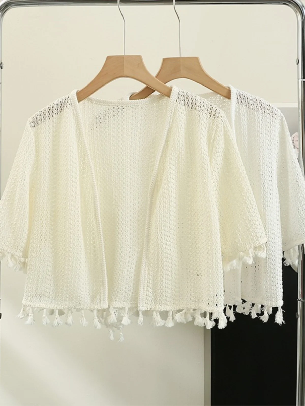 

Повседневный укороченный кардиган из ледяного шелка с кружевом и бахромой, летняя новинка в корейском стиле, с V-образным вырезом и коротким рукавом