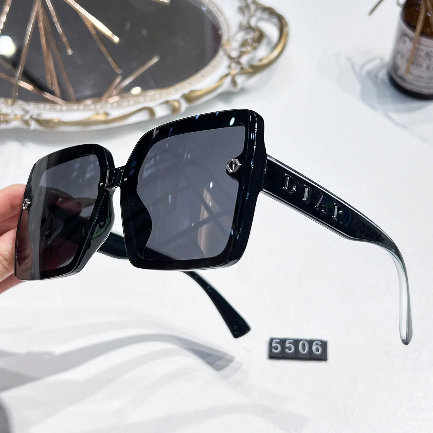 

New sunglasses high definition polarized fashion high-end sunglasses personalized two-color glasses legs advanced sense hot sale