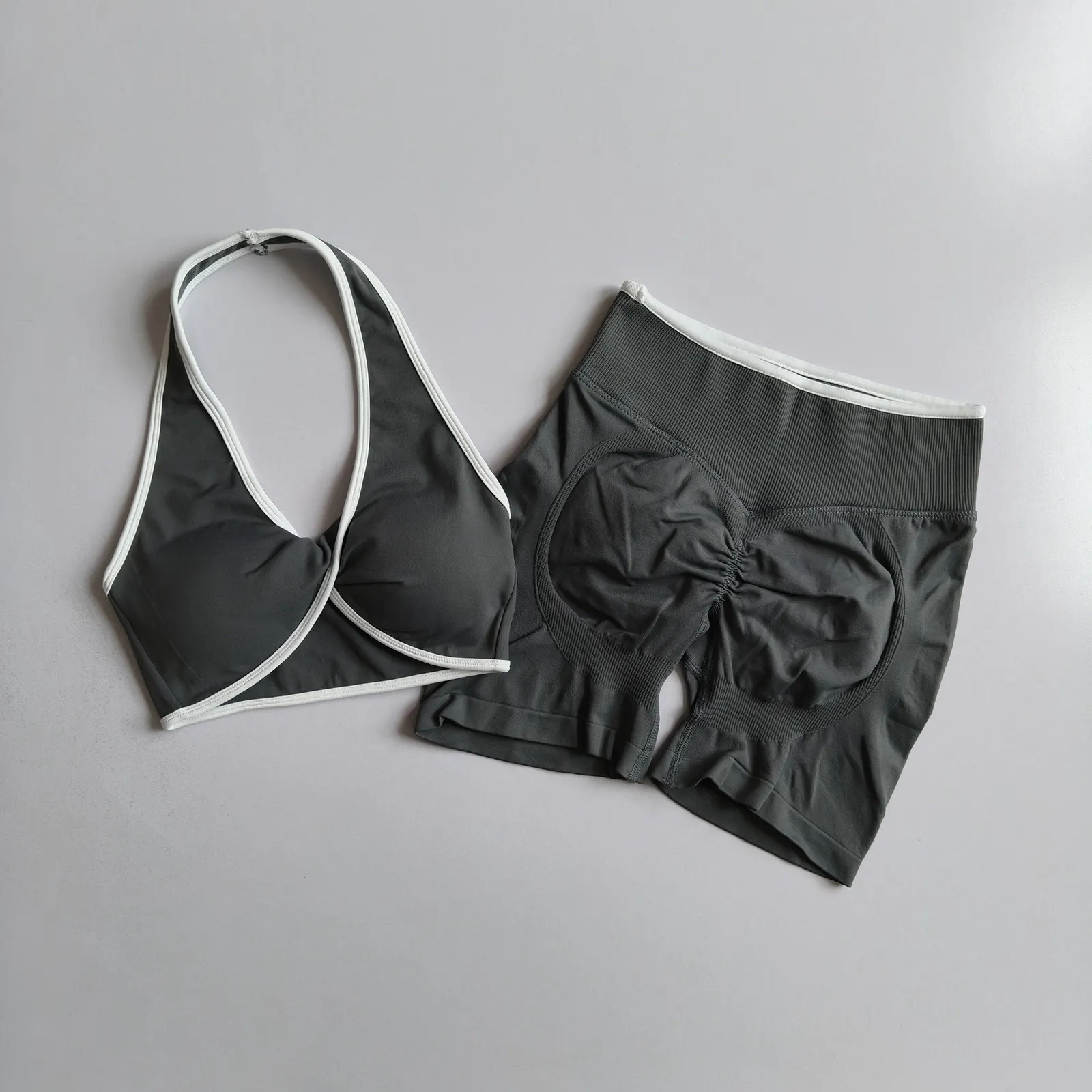 2-teiliges nahtloses Sport-Set mit Push-up-BHs für Damen, geeignet für Laufen und Aerobic, hochelastische, hüftformende Sport-Shorts. – Detail 11