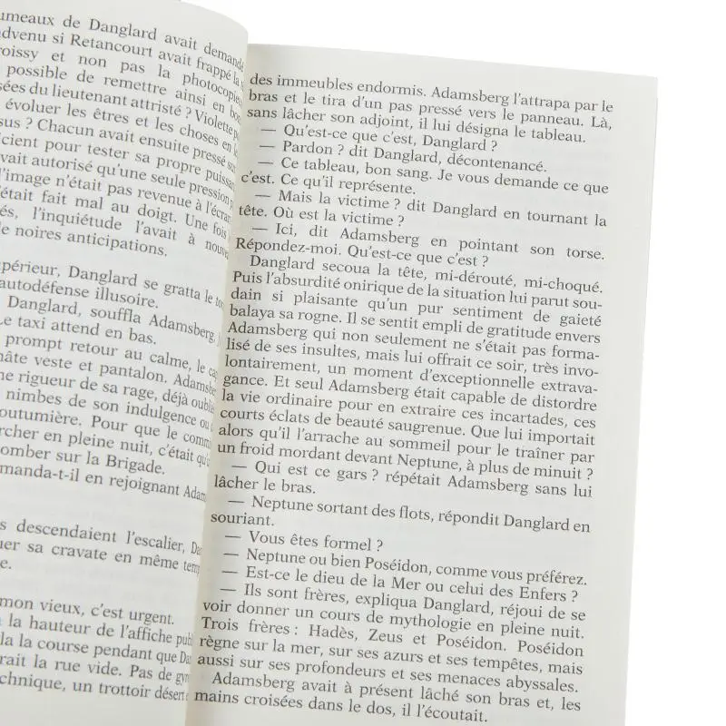 تحقيق بواسطة مفوض آدامزبرج تحت رياح نبتون فريد فارغاس جايلو 9782290357248 كتاب