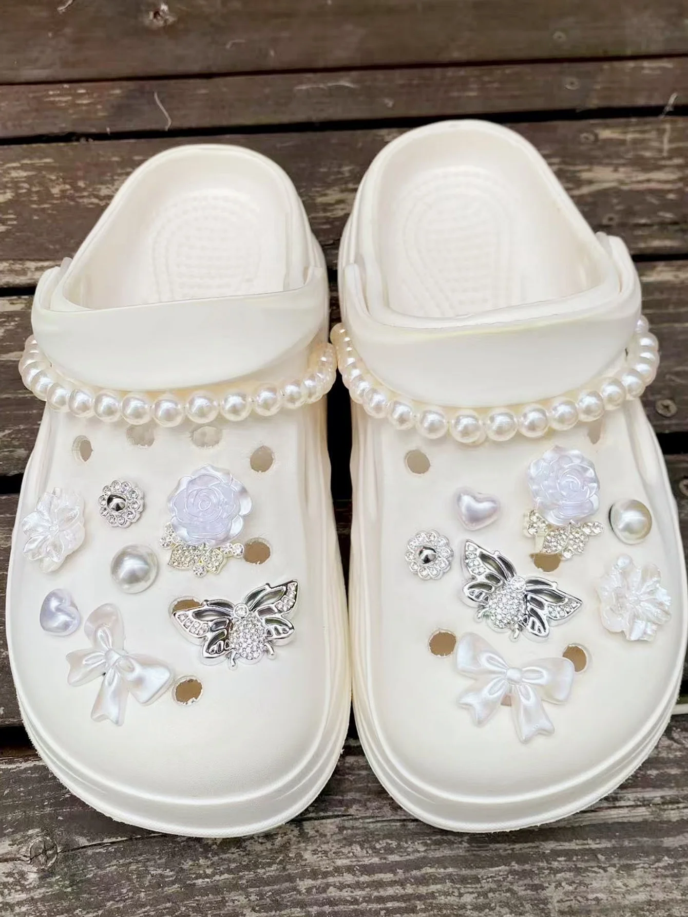 16 pieces of casual and cute ABS pearl chains, small flowers, bows, hearts, DIY ABS pearl shoe buckles as decorations, multi-fun