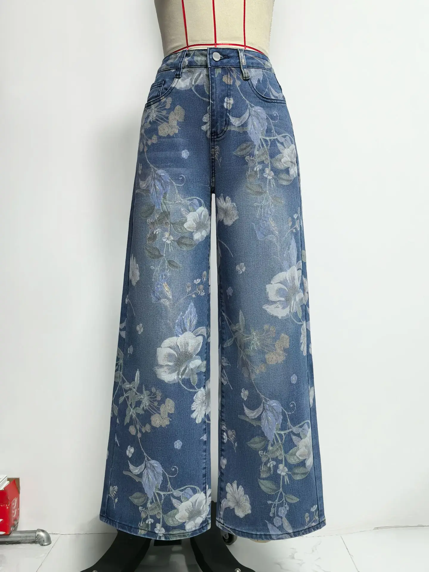 New for 2026: Women's Blue High-waisted Stretch Jeans, Vintage-style Loose-fit Wide-leg Denim Pants with A Floral Print.