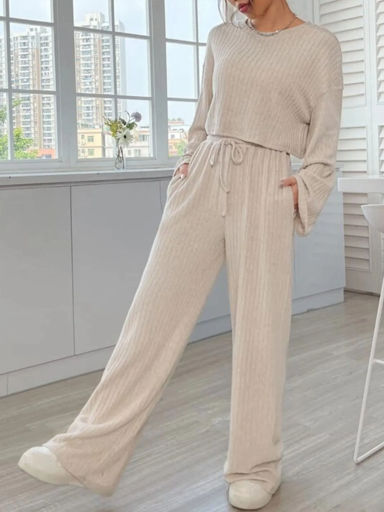 Feminino casual outono conjunto simples em torno do pescoço manga longa topo com cordão calças de perna larga comprimento total roupa diária