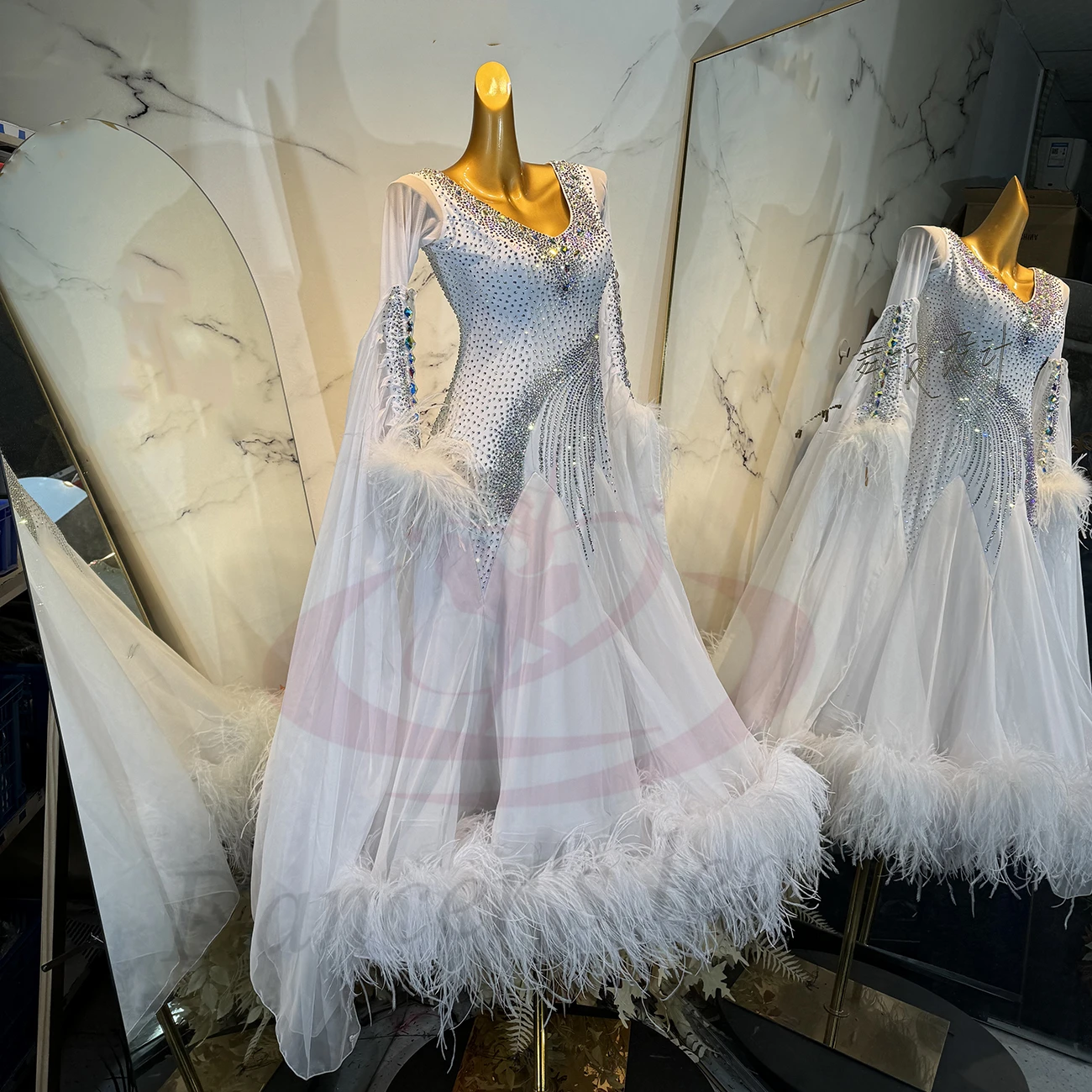 

Latin Dance Costume, Rhinestone Women's High-end Custom Dress, Modern Plush Skirt, Samba Dance Dress, Performance Dress