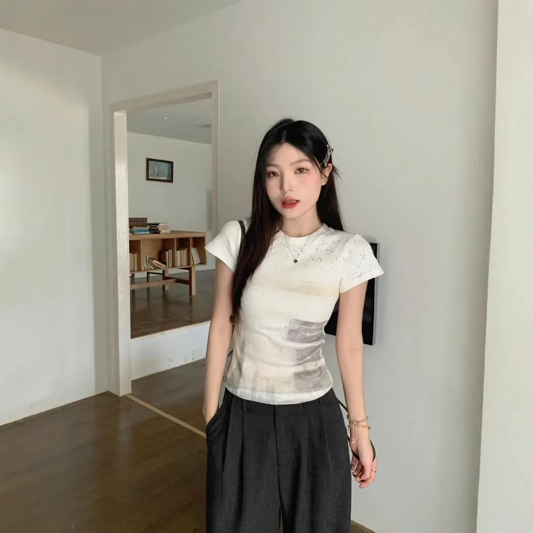 قميص نسائي بأكمام قصيرة وتصميم تاي داي ضيق، نمط عصري للأعمال والمنزل، مصنوع من النايلون والليكرا، أكمام عادية، قمة أنيقة للصيف