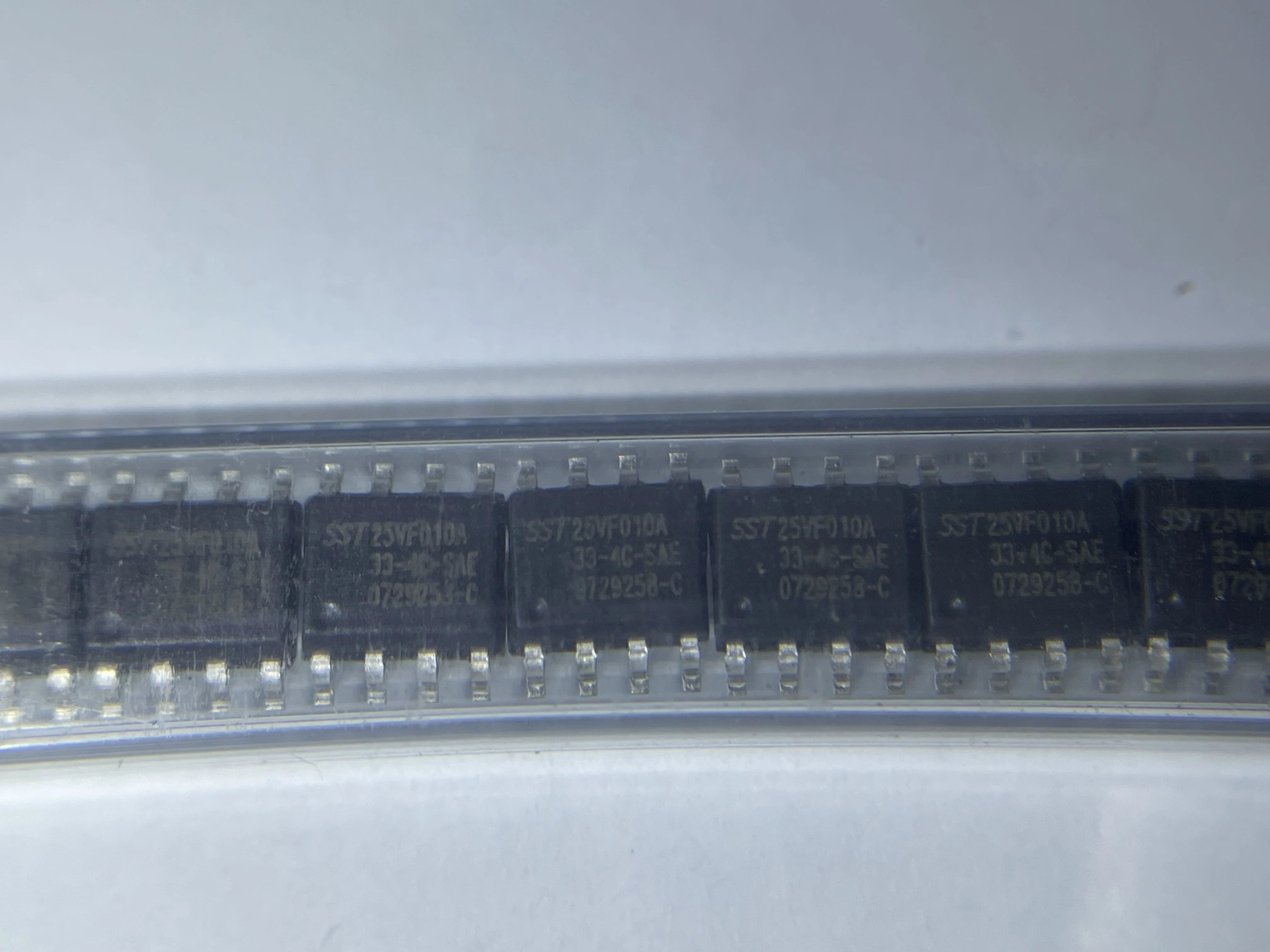 10PCS/LOT New Original 100% Quality  SST25VF010A-33-4C-SAE SST25VF010A SST25VF010 SST25VF 25VF010A 33-4C-SAE chip IC