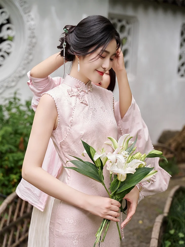 

Элегантное розовое шелковое ципао без рукавов: женская модная модель с завышенной талией, приталенный крой, летний новый стиль, дышащее, комфортное, для повседневной носки