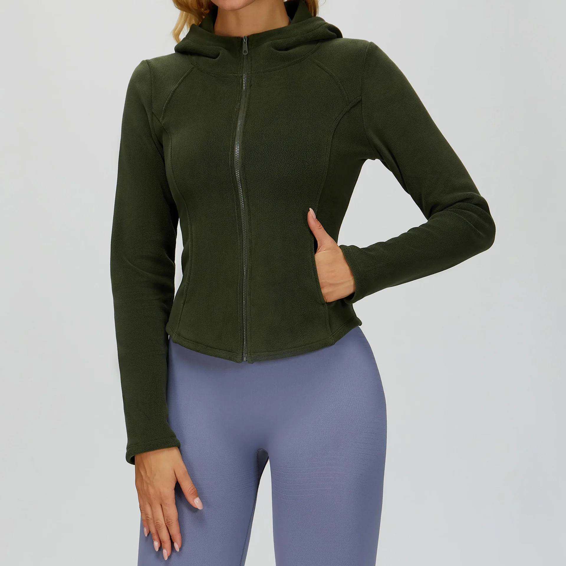 سترة نسائية لليوجا بأكمام طويلة مع جيب قطيفة بقصة ضيقة وسحاب وأكمام طويلة سترة رياضية كاجوال دافئة للاستخدام الخارجي