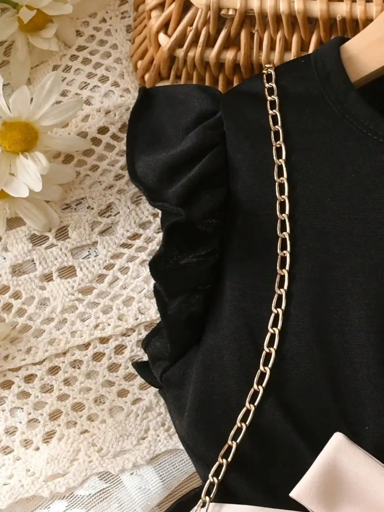 Kinder-Prinzessinnenkleid Lässiges Elegantes Sommer-Kurzarmkleid mit Rüschen Herzförmigem Netzgürtel und Schleife an der Taille – Detail 5