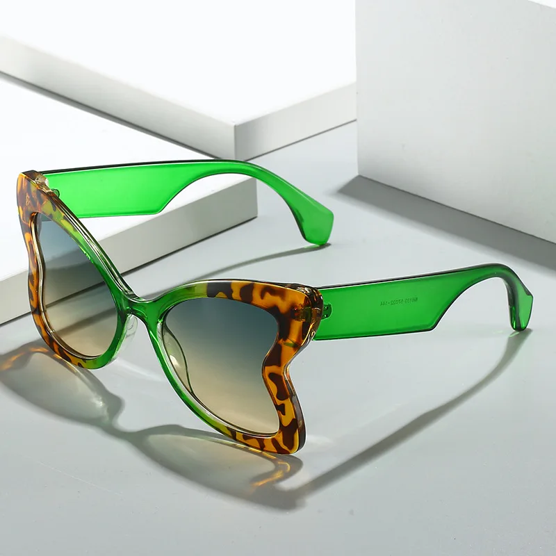 Gafas de sol de moda con diseño de mariposa, estilo europeo y americano, novedad viral de Internet, lentes de PC con contraste de color, ideales para influencers.