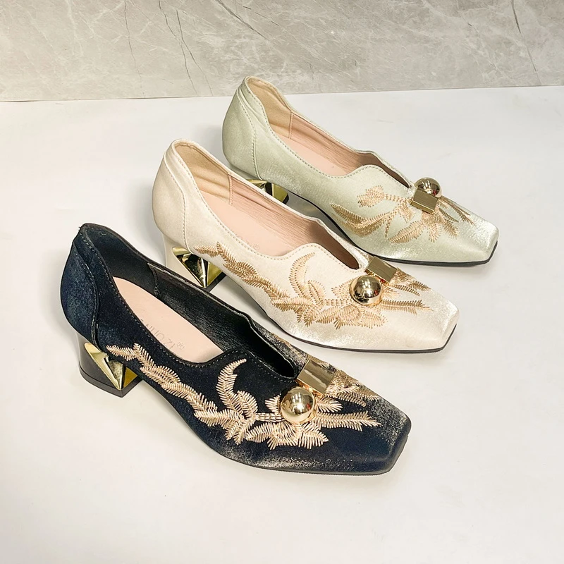 Retro Metal Buckle Square Toe New Chinese Embroidered Flower Block Heel Single Shoes Women's National Style Soft Sole Shoes - view 3