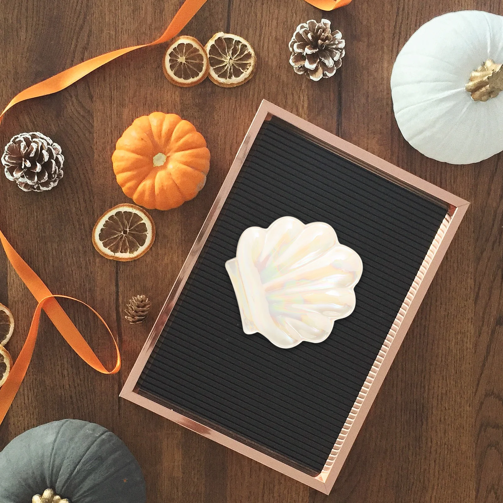 

1Pcs Exquisite Seashell Modeling Jewelry Tray Fine Texture Ceramic Household Decorative Tray for Makeup Jewelry Keys Storage