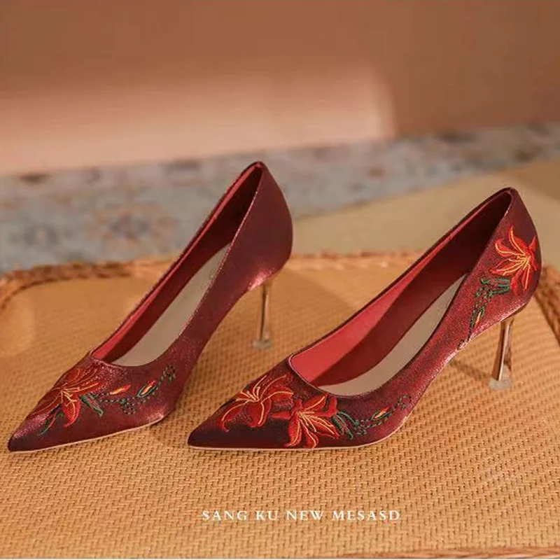 FHC 2024 nuovo ricamo fiore scarpe da sposa donna dรฉcolletรฉ, tacchi alti, punta a punta, Slip On, primavera/autunno, albicocca, rosso, Dropship