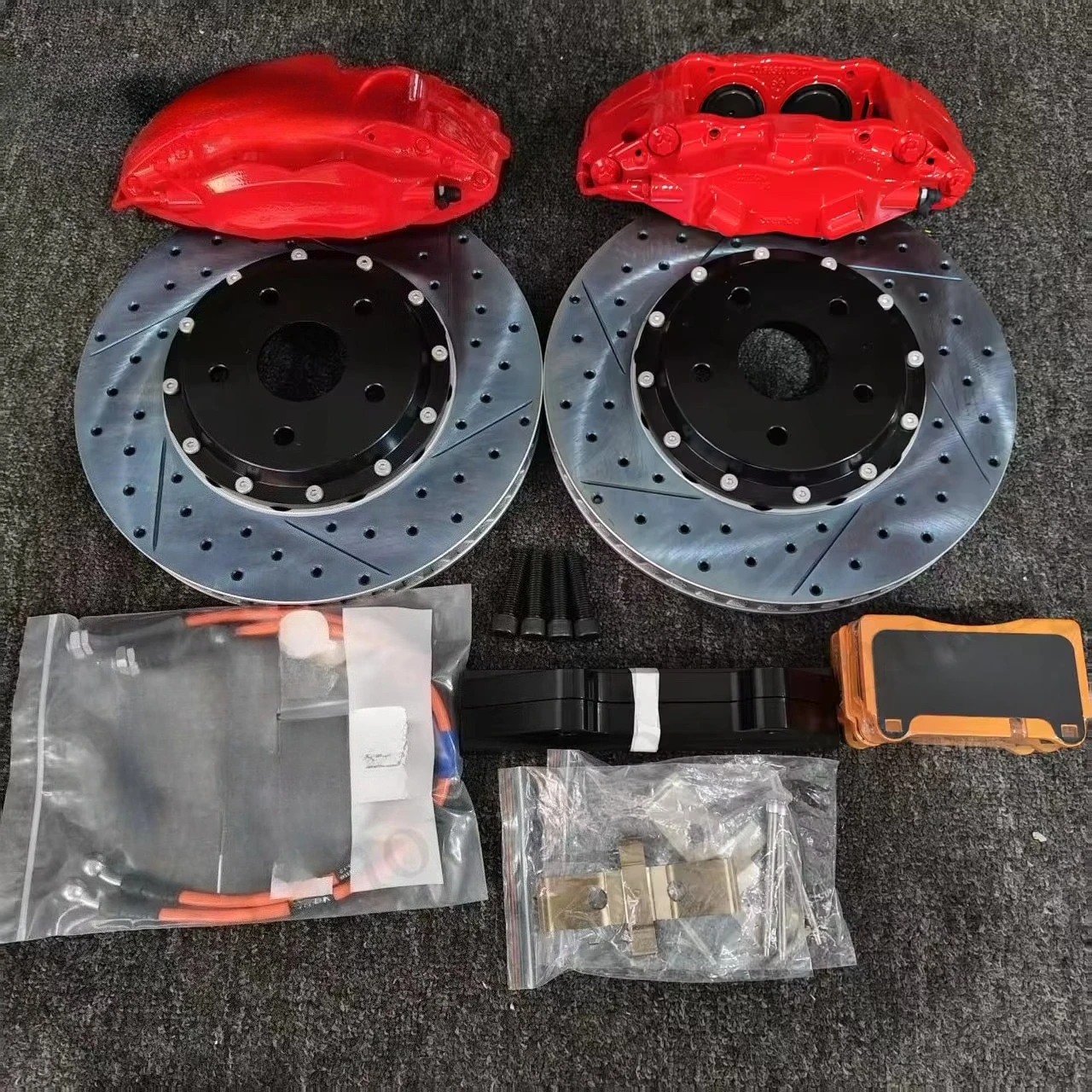 

Комплект больших тормозных суппортов с 4-поршневыми тормозными дисками F50, модернизированная автоматическая система торможения для переднеприводных автомобилей