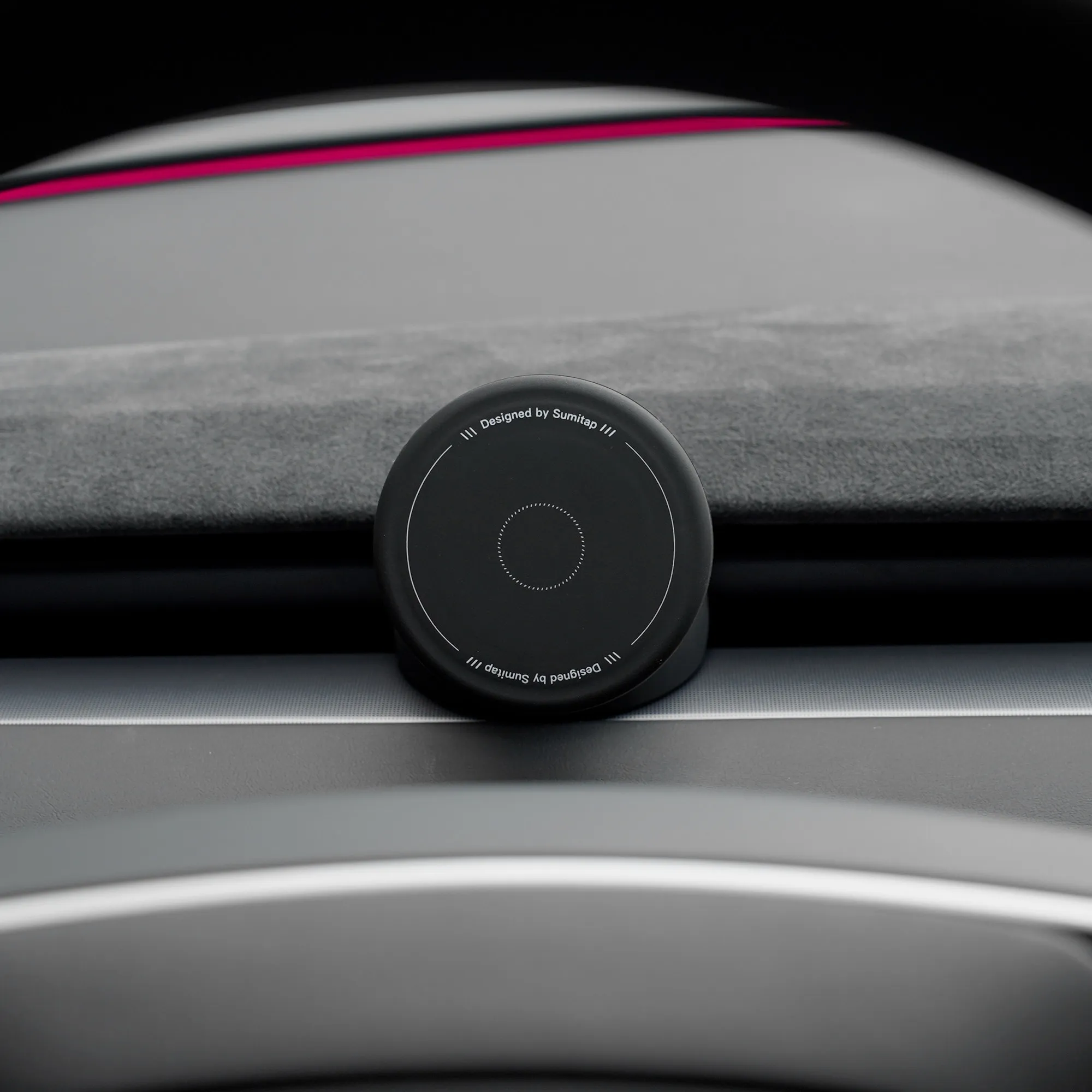 Versteckte magnetische Handyhalterung für die Mittelkonsole des Tesla Model 3 Highland Model Y YL Juniper, coole, modische Navigationshalterung – Detail 7