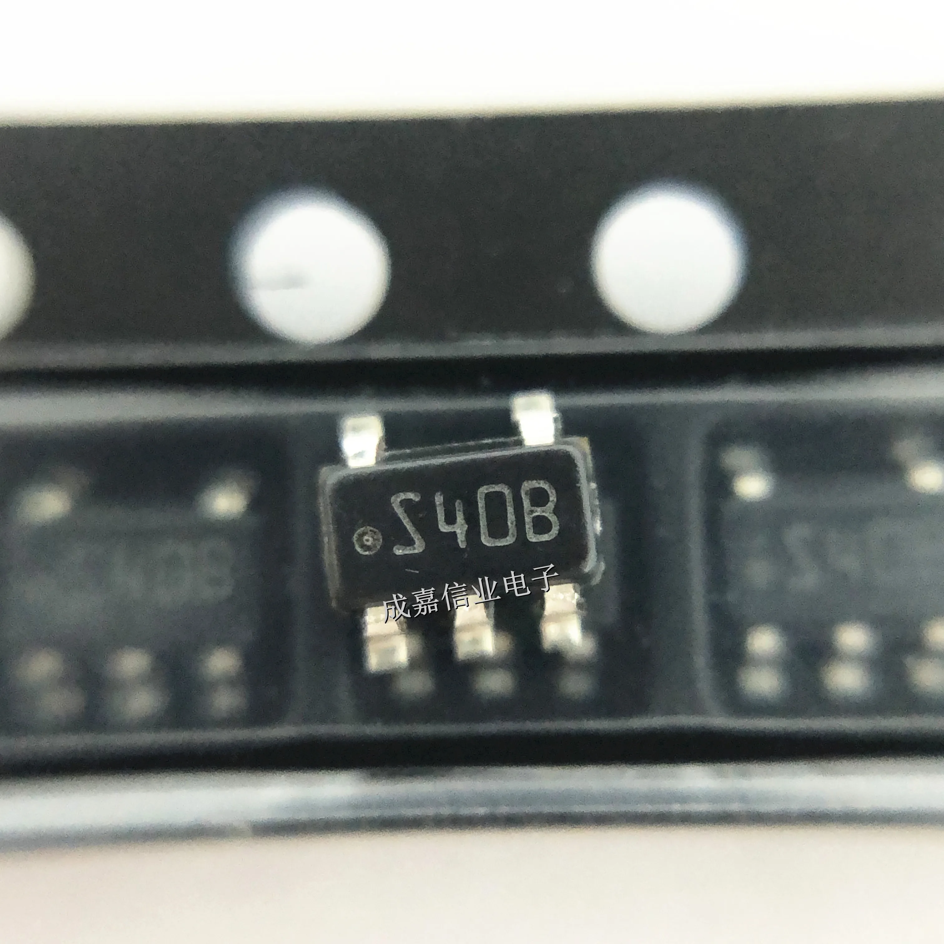 10pcs/Lot LM2611BMFX/NOPB SOT-23-5 MARKING;S40B Switching Voltage Regulators 1.4MHz Cuk Converter