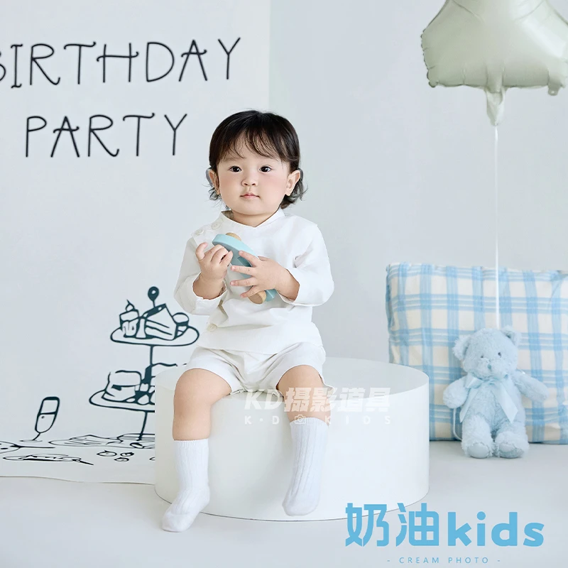 9-12M Vestito di compleanno per bambini e cappello da festa Costumi per fotografia neonato Cuscino a quadretti Peluche Decorazioni per scene di compleanno Prop