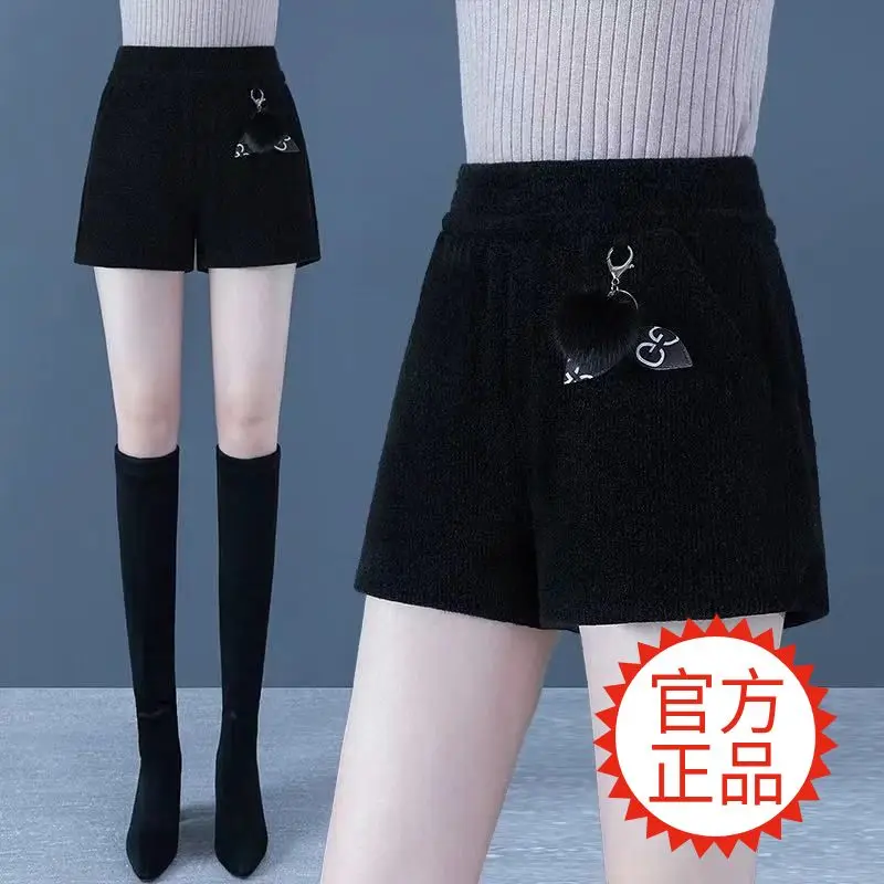 

Black Gold Velvet Shorts for Women Wearing Autumn and Winter New A-line Versatile High Waist Slimming Loose Casual Pants LX570