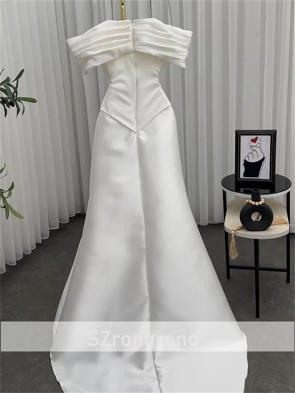 Vestido de noche largo hasta el suelo, plisado, con hombros descubiertos, con cuentas de cristal, vestido saudí sin espalda de satén con corte personalizado