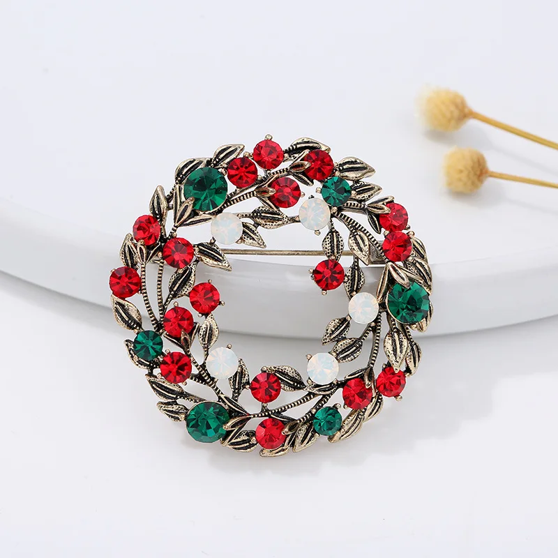 

Christmas series jewelry brooch, retro full color diamond snowflake clothing,