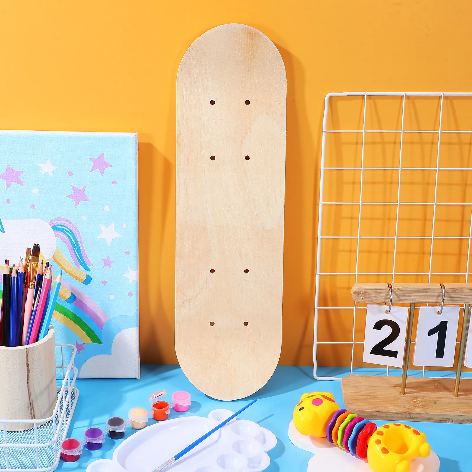 

DIY Blank Skateboard Deck Unpainted Wooden Skate Deck for Art Painting Graffiti Projects Pre-Punched Bolt Holes Family Friends