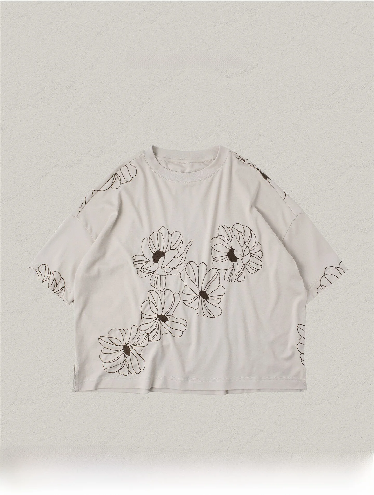 

Zhou Xiaoya Embroidered Floral Loose Fit Pure Cotton Summer New Women's Shirt Short Sleeve Artistic Style Casual Top