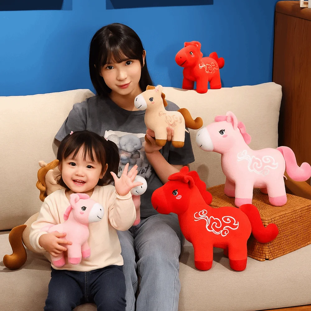 Figurine de cheval du zodiaque, année du cheval, peluche douce, réaliste, Animal en peluche, lettre imprimée, cheval décoratif, décoration de maison, 2026