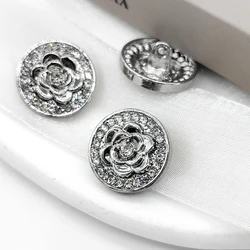 18/23MM argento strass fiore gambo bottoni di abbigliamento all'ingrosso Fashion Decor bottoni da cucito rotondi in metallo accessori fai da te