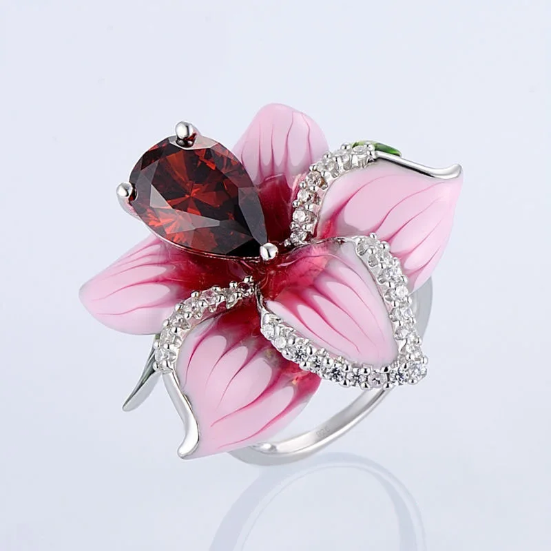 

Exquisite floral ring with elegant petal border design for women's daily/date/party versatile fashion finger